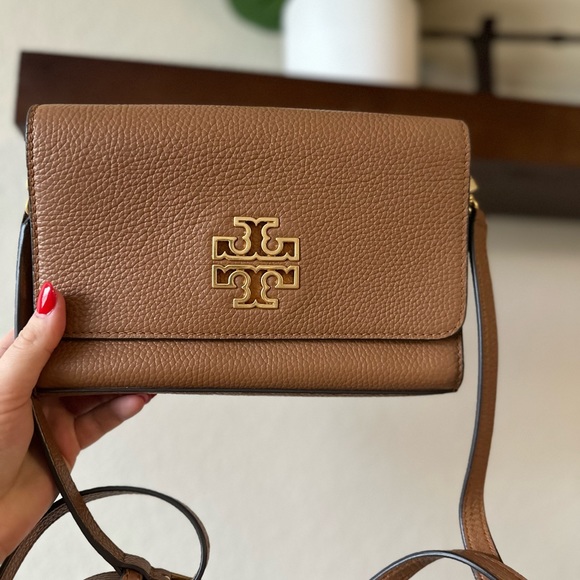 Tory Burch Handbags - ✨Like New! Tory Burch Britten Combo Crossbody Bag ✨